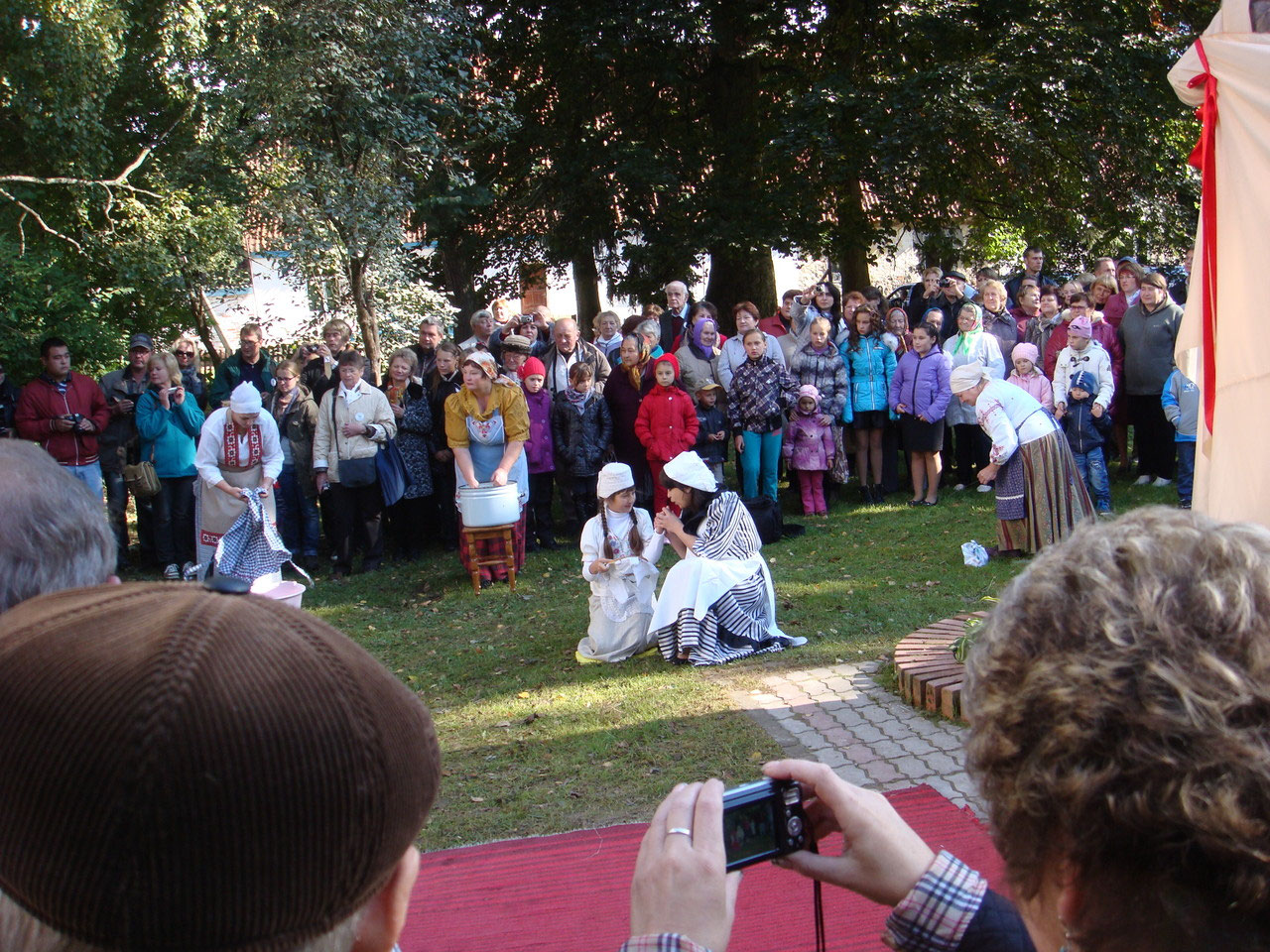 Russian folk group